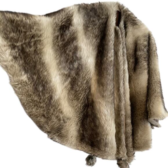 Vintage Faux Fur Gray White Shawl Stole Tie Front Classy Chic Holiday One Size - Picture 8 of 16